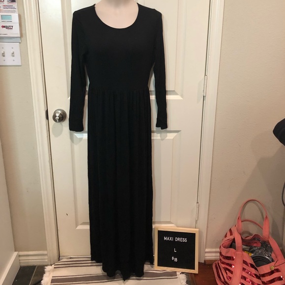 Dresses & Skirts - Long sleeve maxi dress